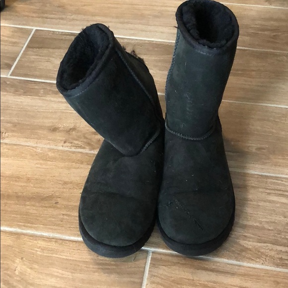 Short Classic Ugg Boots - Picture 1 of 4